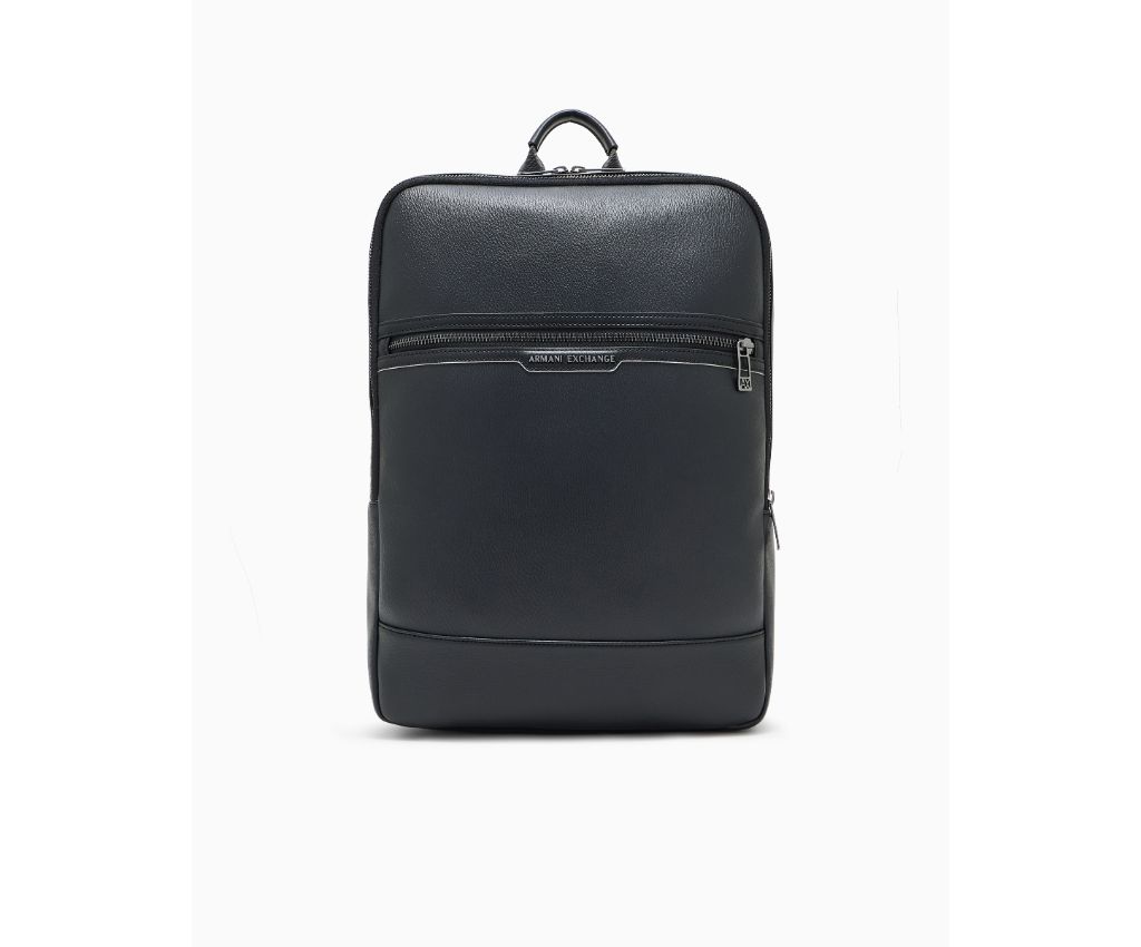 MAN-BACKPACK